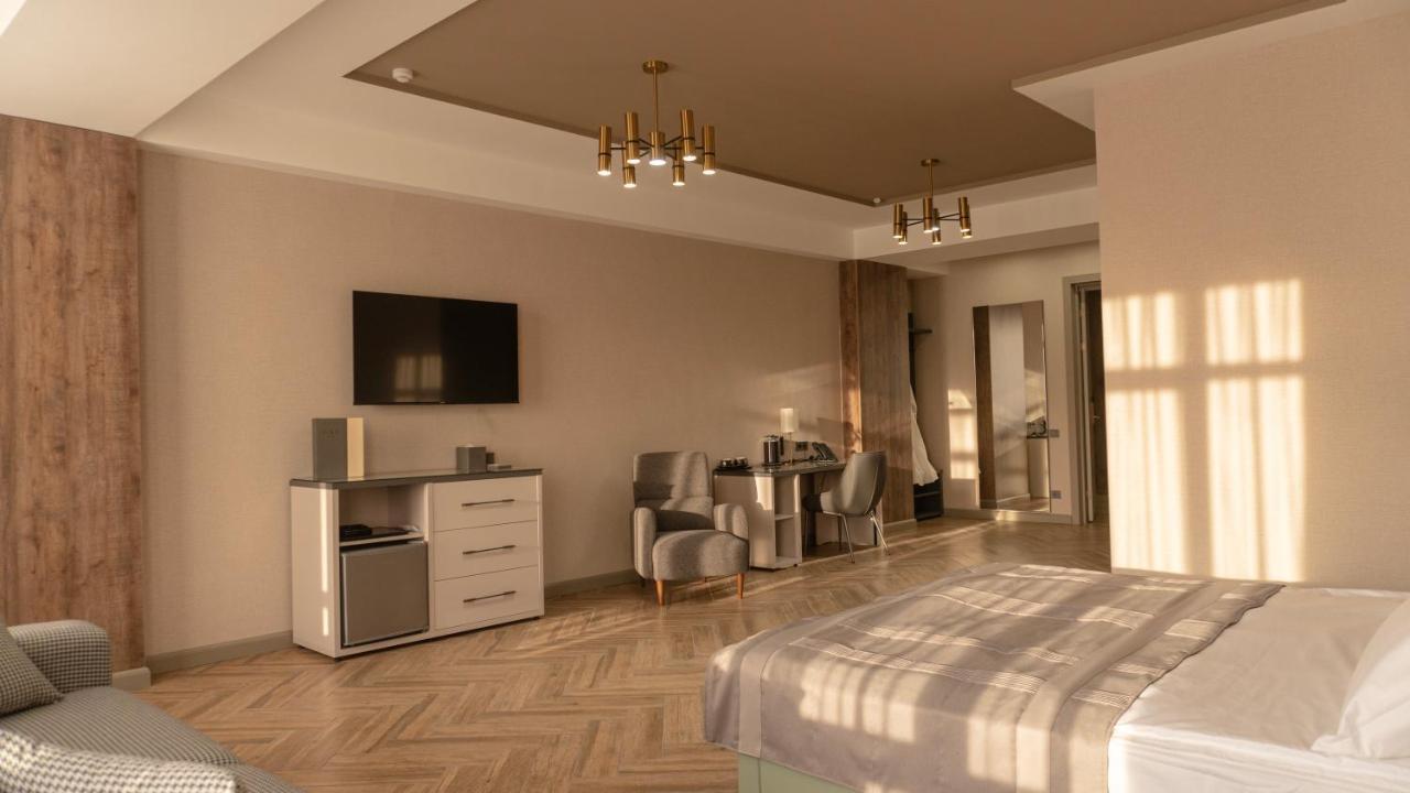 Five Hotel Bishkek Exterior photo