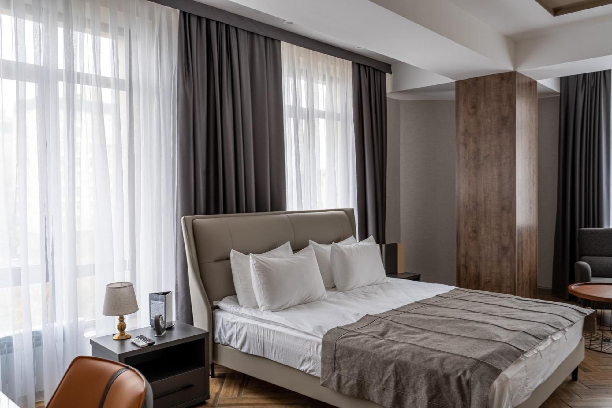 Five Hotel Bishkek Exterior photo
